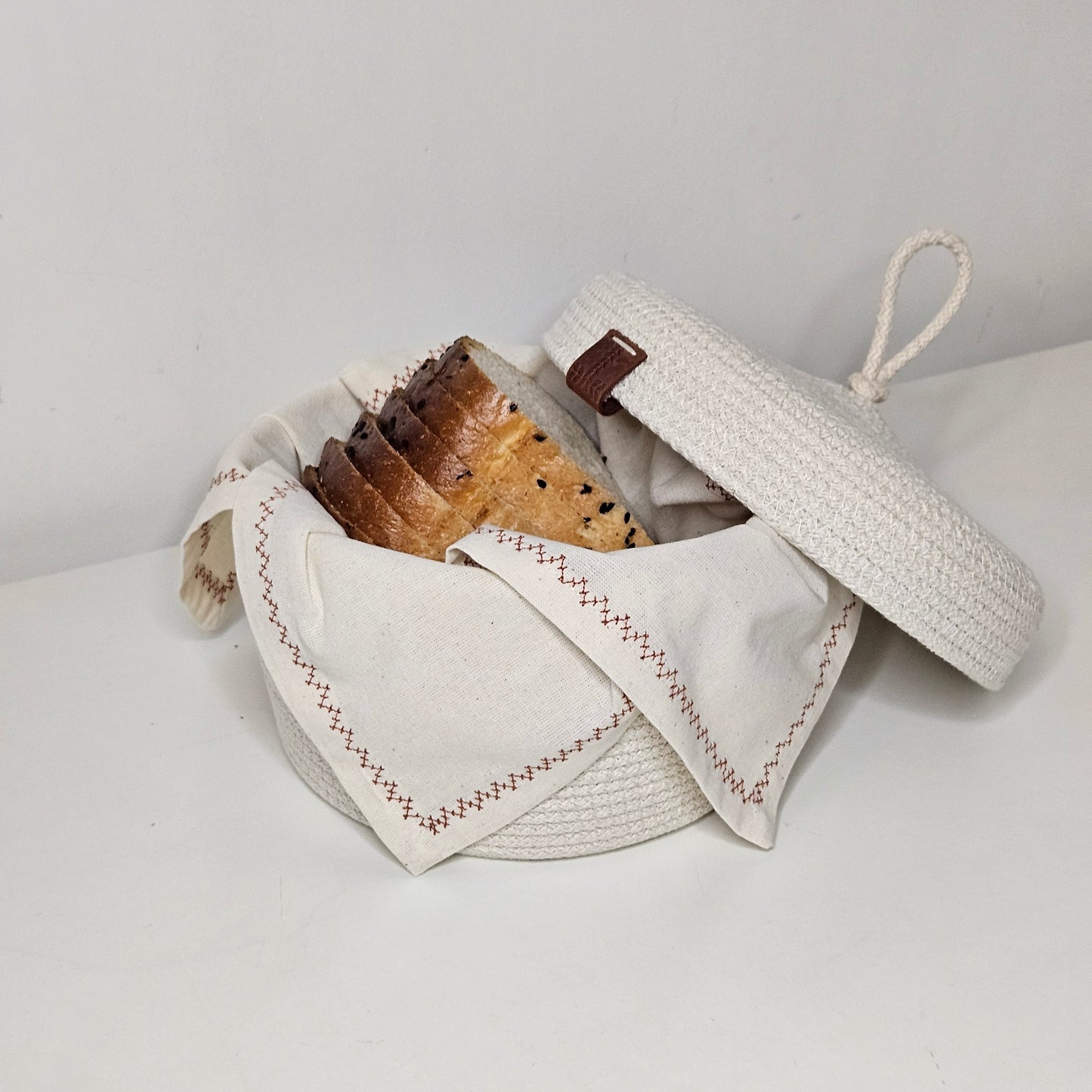 ONE TALAN - Bread Basket
