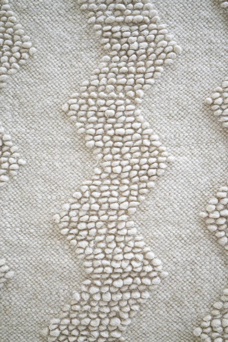 GUSHKA – Lizhnyk white