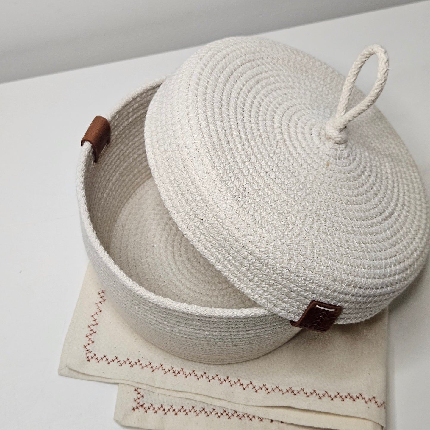 ONE TALAN - Bread Basket