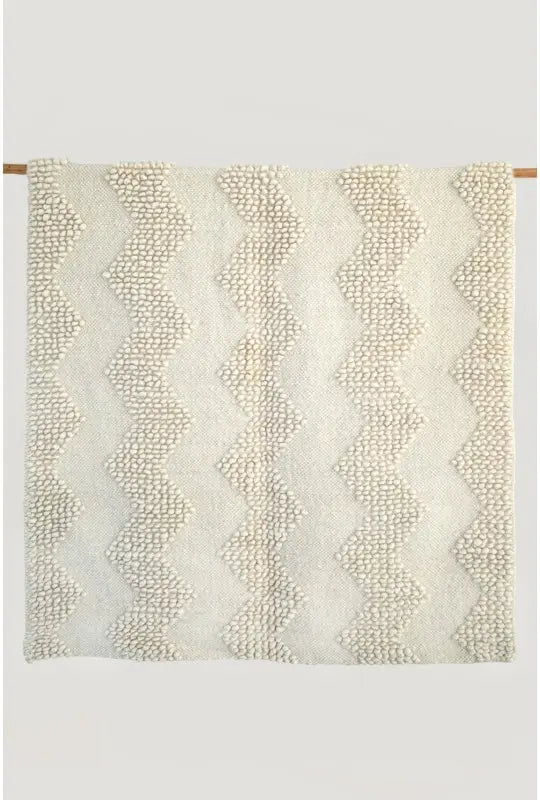GUSHKA – Lizhnyk white